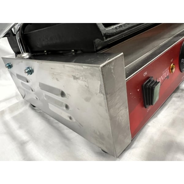 Scratch and Dent Avantco PG400GS Commercial Dual Panini Sandwich Grill with Grooved Top and Smooth Bottom Plates, and 19 5/8" x 9 1/8" Cooking Surface - 120V, 3500W