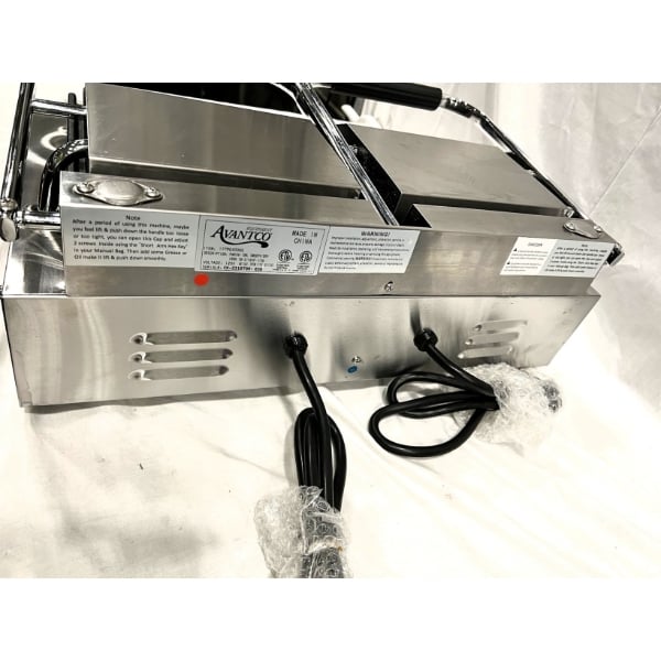 Scratch and Dent Avantco PG400GS Commercial Dual Panini Sandwich Grill with Grooved Top and Smooth Bottom Plates, and 19 5/8" x 9 1/8" Cooking Surface - 120V, 3500W