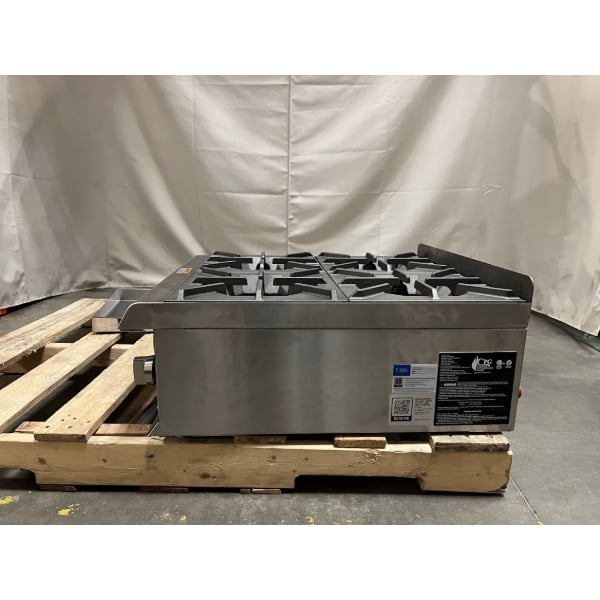 Scratch and Dent Cooking Performance Group R-CPG-24-NL 4 Burner Gas Countertop Range / Hot Plate - 88,000 BTU