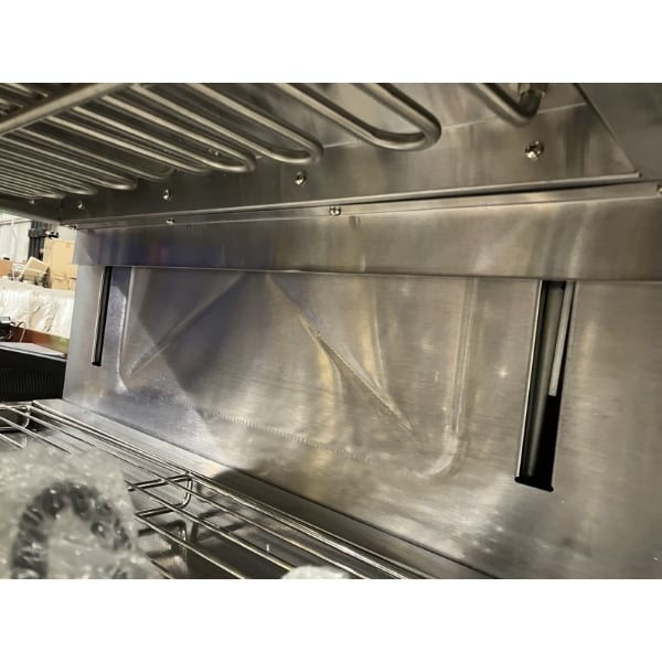 Scratch and Dent Avantco SAL23M 23" Electric Countertop Salamander - 208/240V, 3450/4000W
