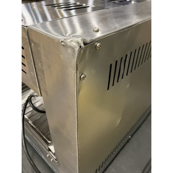 Scratch and Dent Avantco SAL23M 23" Electric Countertop Salamander - 208/240V, 3450/4000W