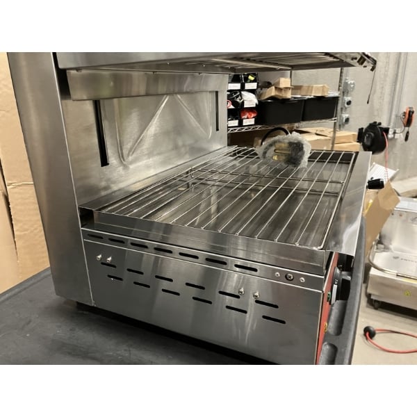 Scratch and Dent Avantco SAL23M 23" Electric Countertop Salamander - 208/240V, 3450/4000W