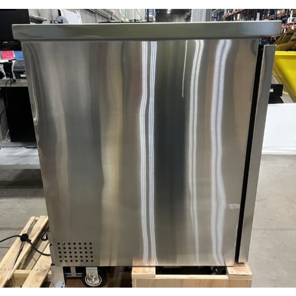 Scratch and Dent Avantco UBB-1-HC-S 23" Stainless Steel Counter Height Solid Door Back Bar Refrigerator