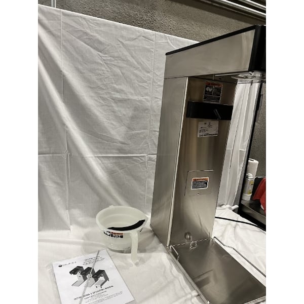 Scratch and Dent Bunn 36700.0013 TB3Q 3 Gallon Iced Tea Brewer with Quickbrew