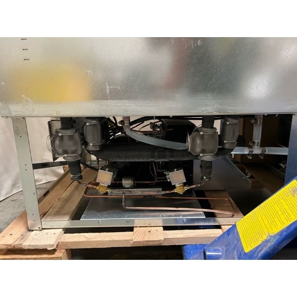 Scratch and Dent Vollrath FC-HCF-04208 Four Well Modular Drop-In Hot / Cold / Freeze Food Well with Manual Manifold Drain - 120/208-240V