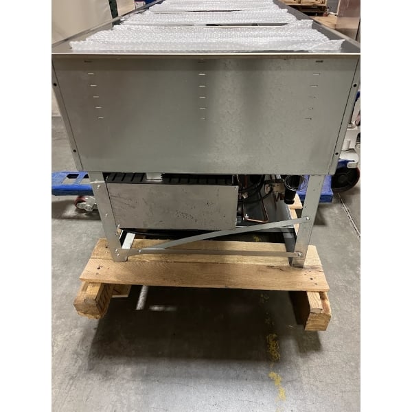 Scratch and Dent Vollrath FC-HCF-04208 Four Well Modular Drop-In Hot / Cold / Freeze Food Well with Manual Manifold Drain - 120/208-240V