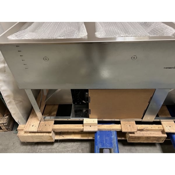 Scratch and Dent Vollrath FC-HCF-04208 Four Well Modular Drop-In Hot / Cold / Freeze Food Well with Manual Manifold Drain - 120/208-240V