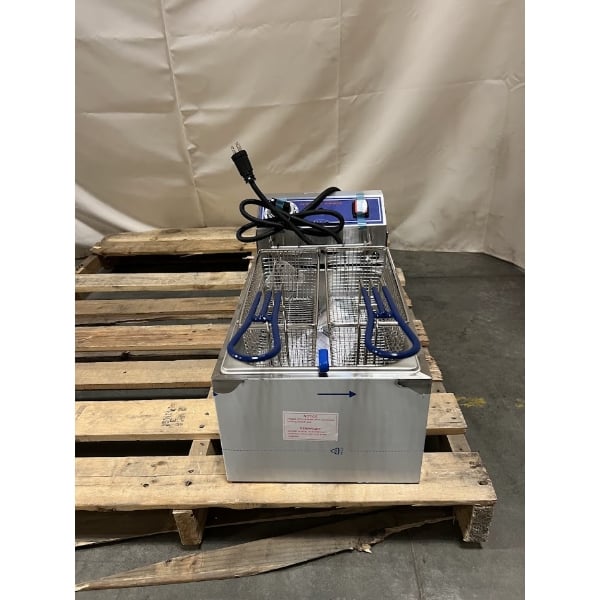 Scratch and Dent Globe PF10E 10 lb. Electric Countertop Fryer