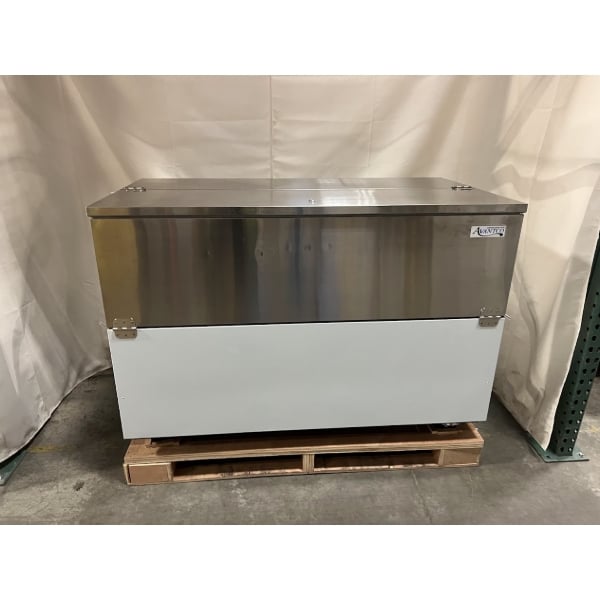 Scratch and Dent Avantco MC58-HC 58" School Milk Cooler