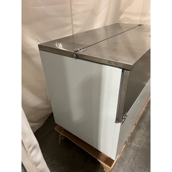 Scratch and Dent Avantco MC58-HC 58" School Milk Cooler