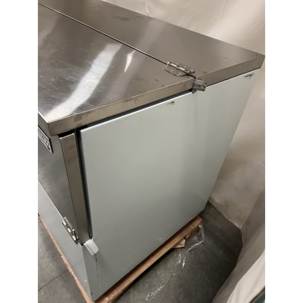 Scratch and Dent Avantco MC58-HC 58" School Milk Cooler