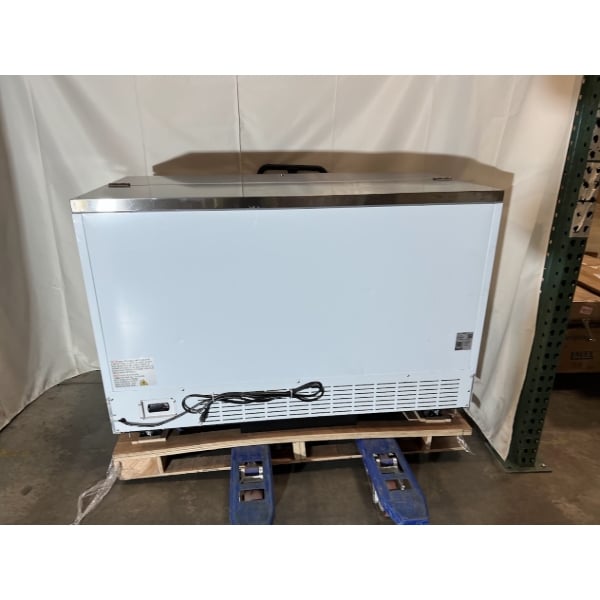 Scratch and Dent Avantco MC58-HC 58" School Milk Cooler