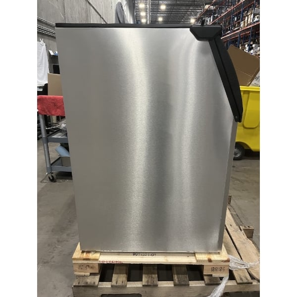 Scratch and Dent Ice-O-Matic B55 30" Ice Storage Bin - 510 lb.