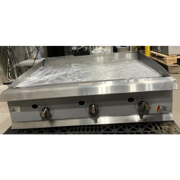 Scratch and Dent Cooking Performance Group GT-CPG-36-NL 36" Gas Countertop Griddle with Flame Failure Protection and Thermostatic Controls - 90,000 BTU