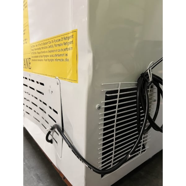 Scratch and Dent Galaxy CF25HC Commercial Chest Freezer - 23.6 cu.ft.