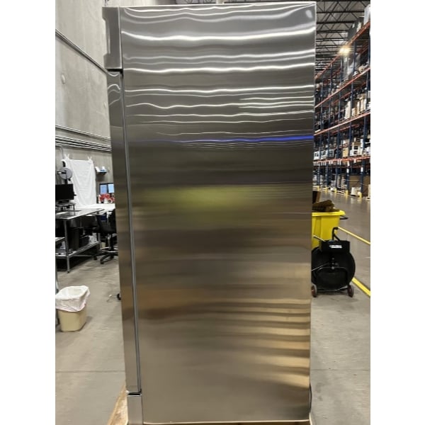 Scratch and Dent Avantco SS-3R-HC 81 5/16" Stainless Steel Solid Door Reach-In Refrigerator