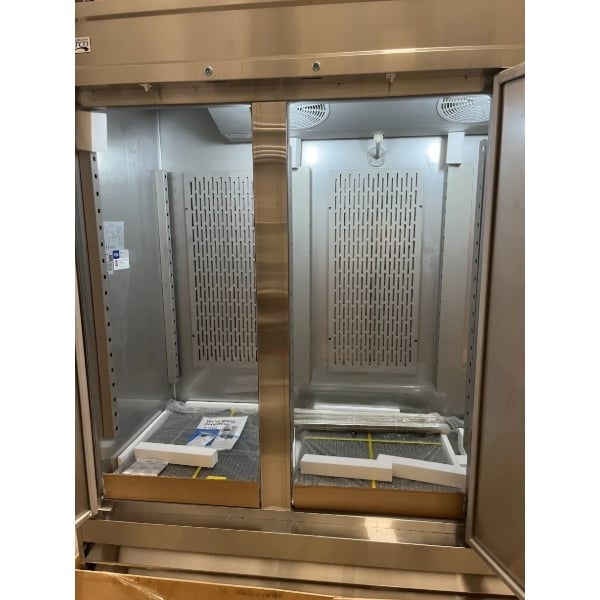 Scratch and Dent Avantco SS-3R-HC 81 5/16" Stainless Steel Solid Door Reach-In Refrigerator