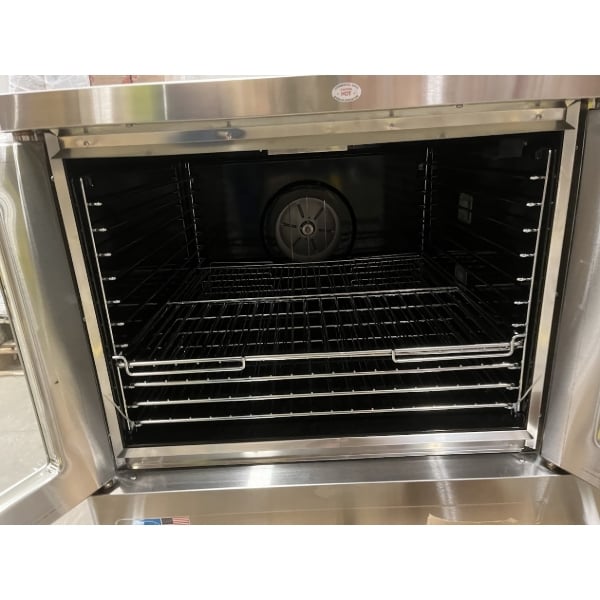 Scratch and Dent Blodgett ZEPHAIRE-200-E Single Deck Full Size Bakery Depth Electric Convection Oven with Draft Diverter -220/240V, 3 Phase, 11kW
