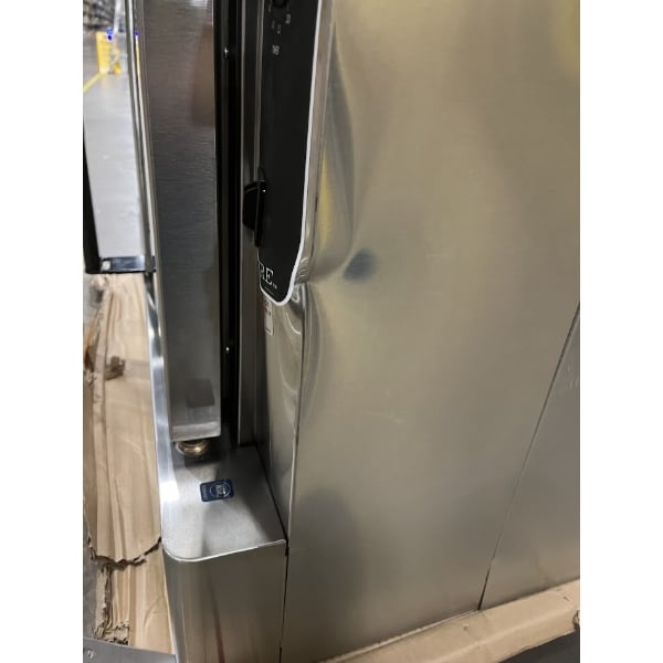 Scratch and Dent Blodgett ZEPHAIRE-200-E Single Deck Full Size Bakery Depth Electric Convection Oven with Draft Diverter -220/240V, 3 Phase, 11kW