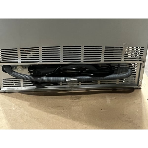 Scratch and Dent Avantco Ice UC-H-280-A 26" Air-Cooled Undercounter Half Cube Ice Machine with 80 lb. Storage Bin - 299 lb., 115V