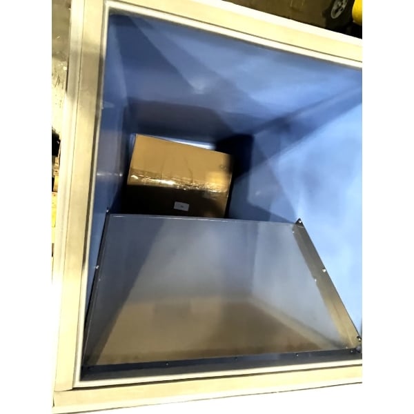 Scratch and Dent Avantco Ice BIN23022 22" Ice Storage Bin - 275 lb.
