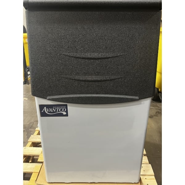 Scratch and Dent Avantco Ice BIN23022 22" Ice Storage Bin - 275 lb.
