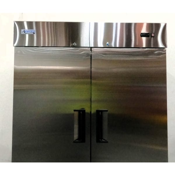 Scratch and Dent Avantco A-49R-HC 54" Solid Door Reach-In Refrigerator