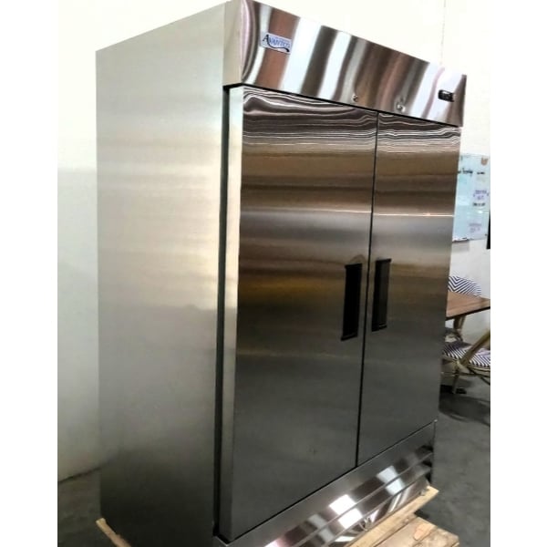 Scratch and Dent Avantco A-49R-HC 54" Solid Door Reach-In Refrigerator