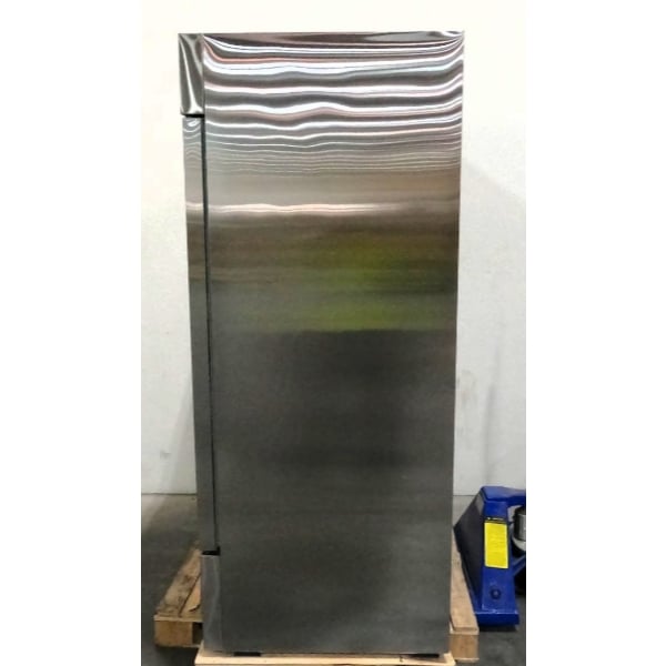 Scratch and Dent Avantco A-49R-HC 54" Solid Door Reach-In Refrigerator