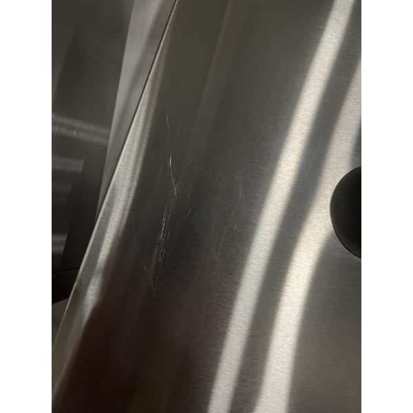 Scratch and Dent Avantco F202 30 lb. Dual Tank Medium-Duty Electric Countertop Fryer - 208-240V, 5400/7200W