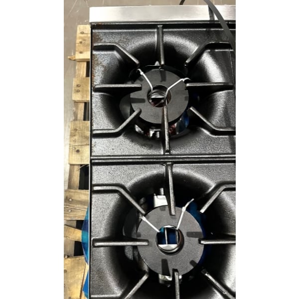 Scratch and Dent Avantco Chef Series CAG-R-4-24 24" 4 Burner Gas Countertop Range - 100,000 BTU