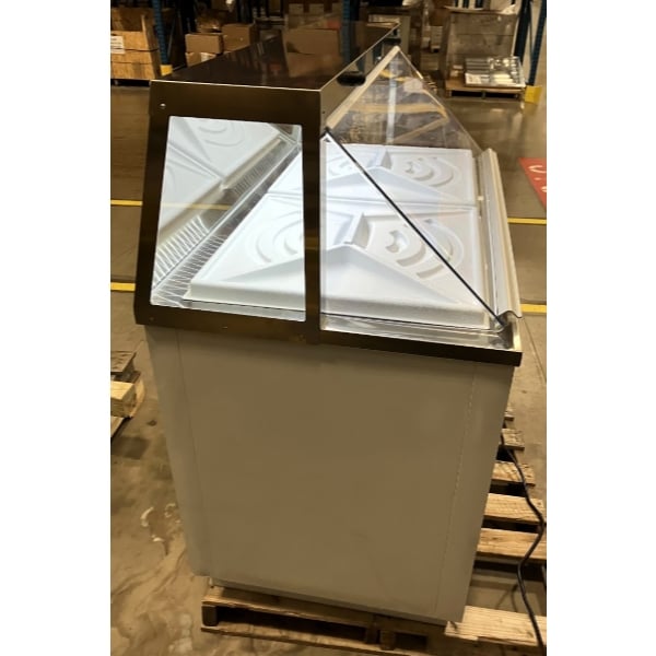 Scratch and Dent Avantco CPW-47-HC 47 1/8" 8 Tub White Deluxe Ice Cream Dipping Cabinet