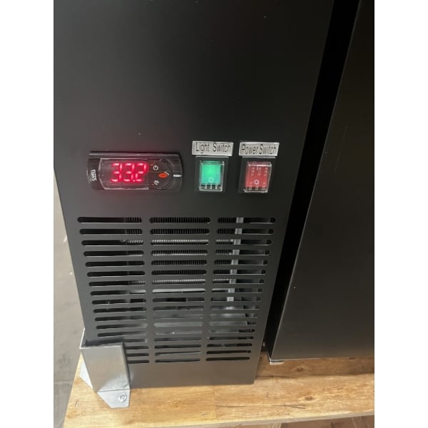 Scratch and Dent Avantco UDD-2-HC Triple Tap Kegerator Beer Dispenser - Black, (2) 1/2 Keg Capacity