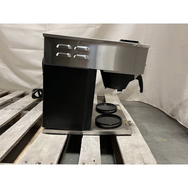 Scratch and Dent Curtis CAFE3DB10A000 12 Cup Pourover Coffee Brewer with 1 Upper and 2 Lower Warmers - 120V