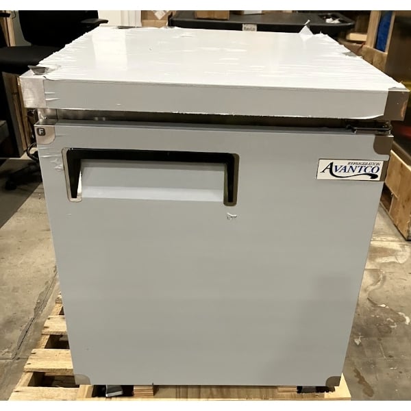 Scratch and Dent Avantco AU-27F 27" Undercounter Freezer