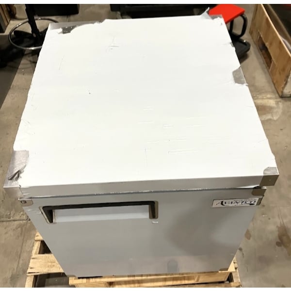 Scratch and Dent Avantco AU-27F 27" Undercounter Freezer