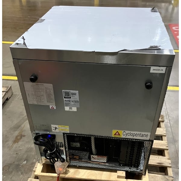 Scratch and Dent Avantco AU-27F 27" Undercounter Freezer