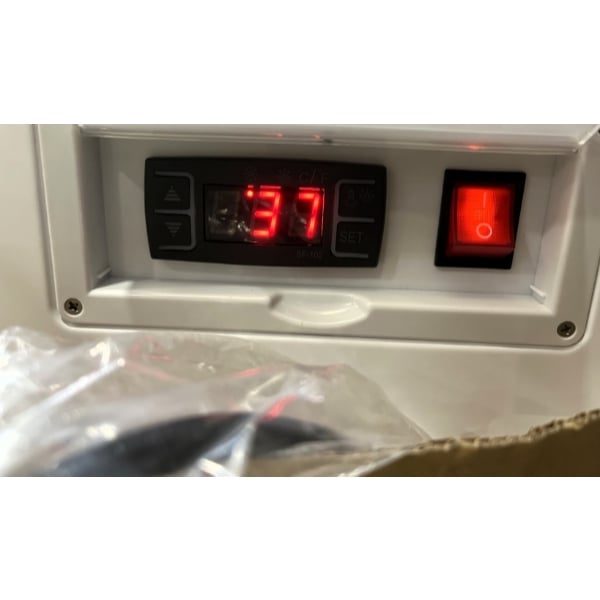 Scratch and Dent Avantco BCC-48-HC 48" White Refrigerated Countertop Bakery Display Case with LED Lighting