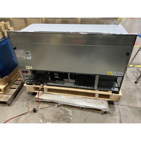 Scratch and Dent Avantco AWT-60F 60" Worktop Freezer with 3 1/2" Backsplash