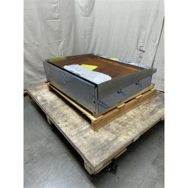 Scratch and Dent Imperial Range ITG-36LP 36" Countertop Thermostatically Controlled Liquid Propane Griddle - 90,000 BTU