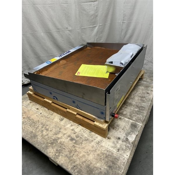 Scratch and Dent Imperial Range ITG-36LP 36" Countertop Thermostatically Controlled Liquid Propane Griddle - 90,000 BTU