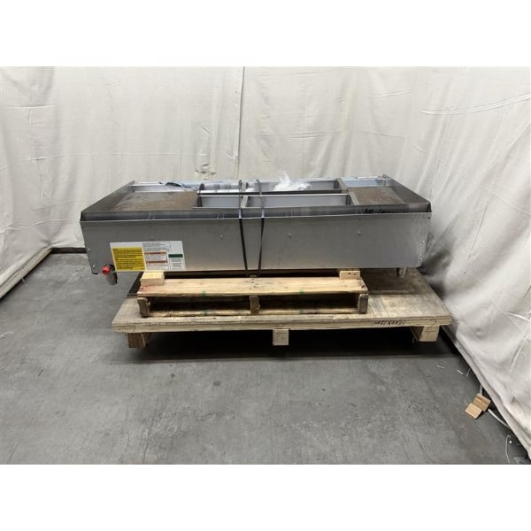 Scratch and Dent Vulcan MSA-60-101 60" Countertop Natural Gas Griddle with Snap-Action Thermostatic Controls - 135,000 BTU