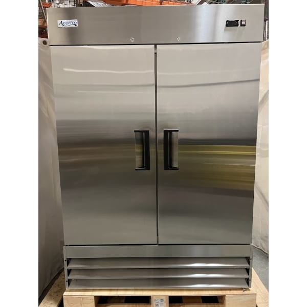 Scratch and Dent Avantco A-49F-HC 54" Solid Door Reach-In Freezer