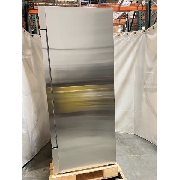 Scratch and Dent Avantco A-49F-HC 54" Solid Door Reach-In Freezer