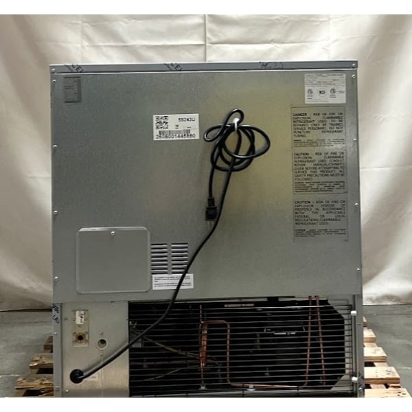 Scratch and Dent Avantco Ice Diamond EUC-F-340-A Air-Cooled Undercounter Full Cube Ice Machine with 99 lb. Storage Bin - 340 lb., 115V