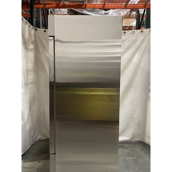 Scratch and Dent Avantco A-49R-HC 54" Solid Door Reach-In Refrigerator