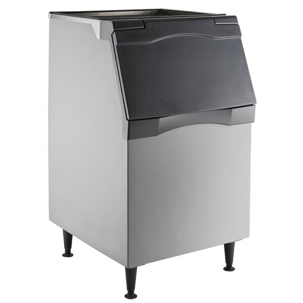 Scratch and Dent Scotsman B530P Ice Storage Bin 536 lb. Plastic Exterior