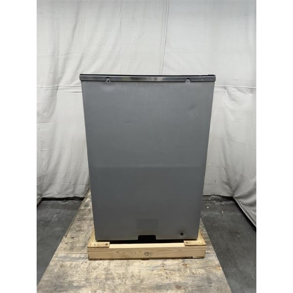 Scratch and Dent Scotsman B530P Ice Storage Bin 536 lb. Plastic Exterior
