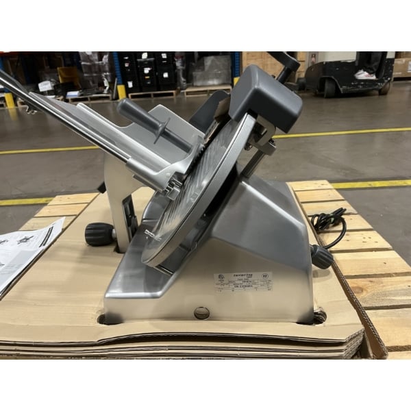 Scratch and Dent Centerline by Hobart EDGE14 14" Manual Meat Slicer - 1/2 hp
