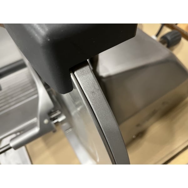 Scratch and Dent Centerline by Hobart EDGE14 14" Manual Meat Slicer - 1/2 hp